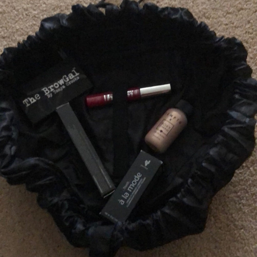 Younique Makeup Sack